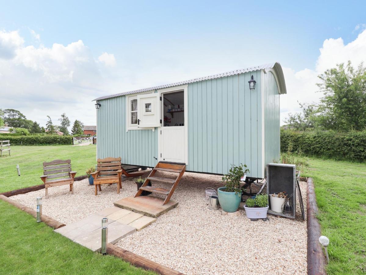 Honeybee Lodge Woodhall Spa Exterior photo